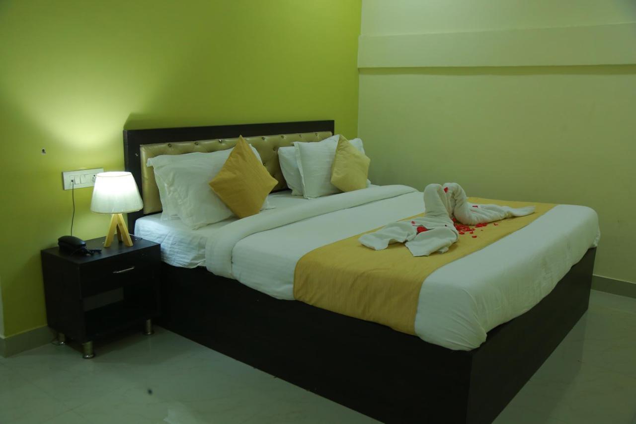 Hotel Sky Park Shamshabad Exterior foto