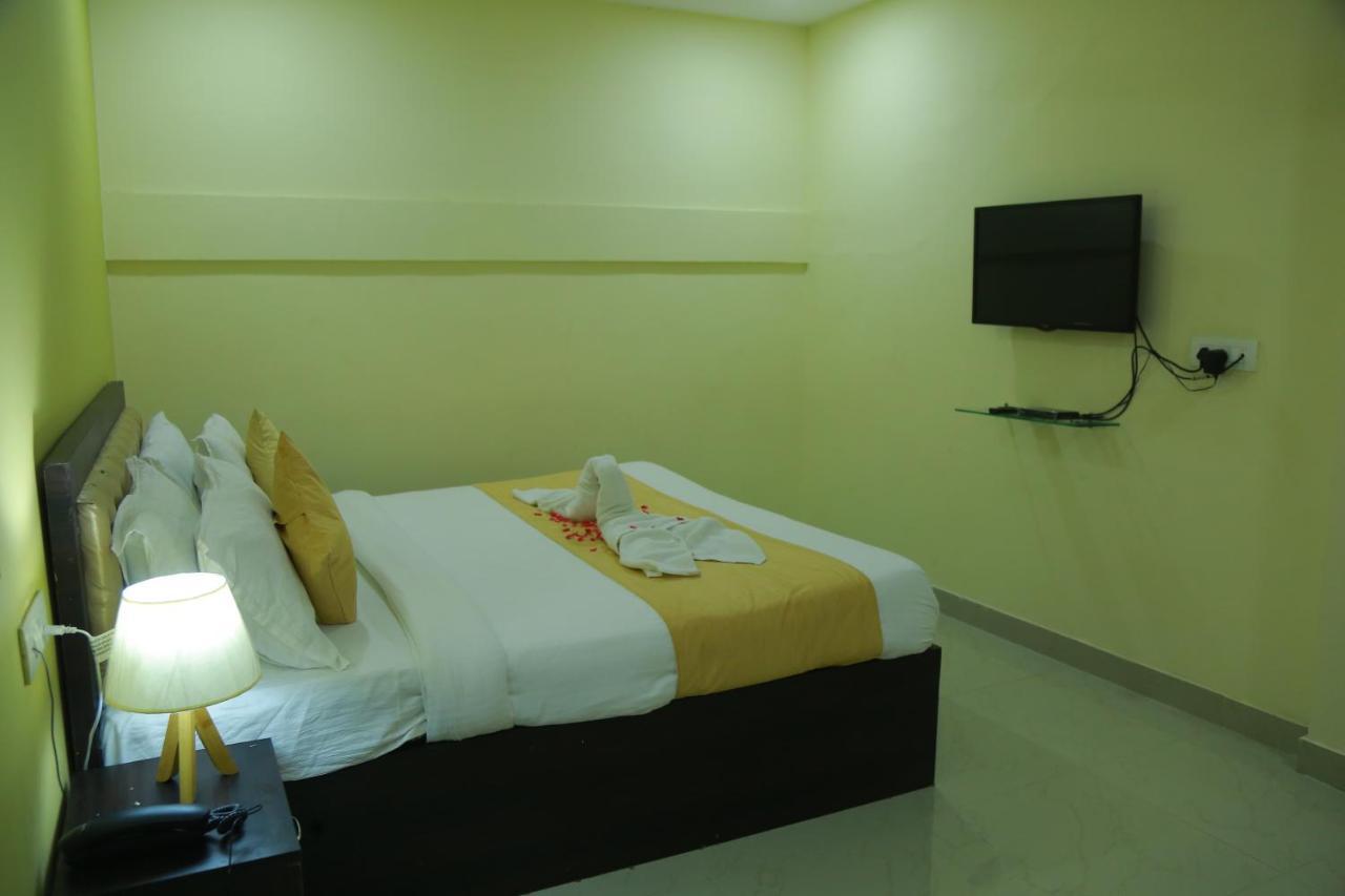 Hotel Sky Park Shamshabad Exterior foto