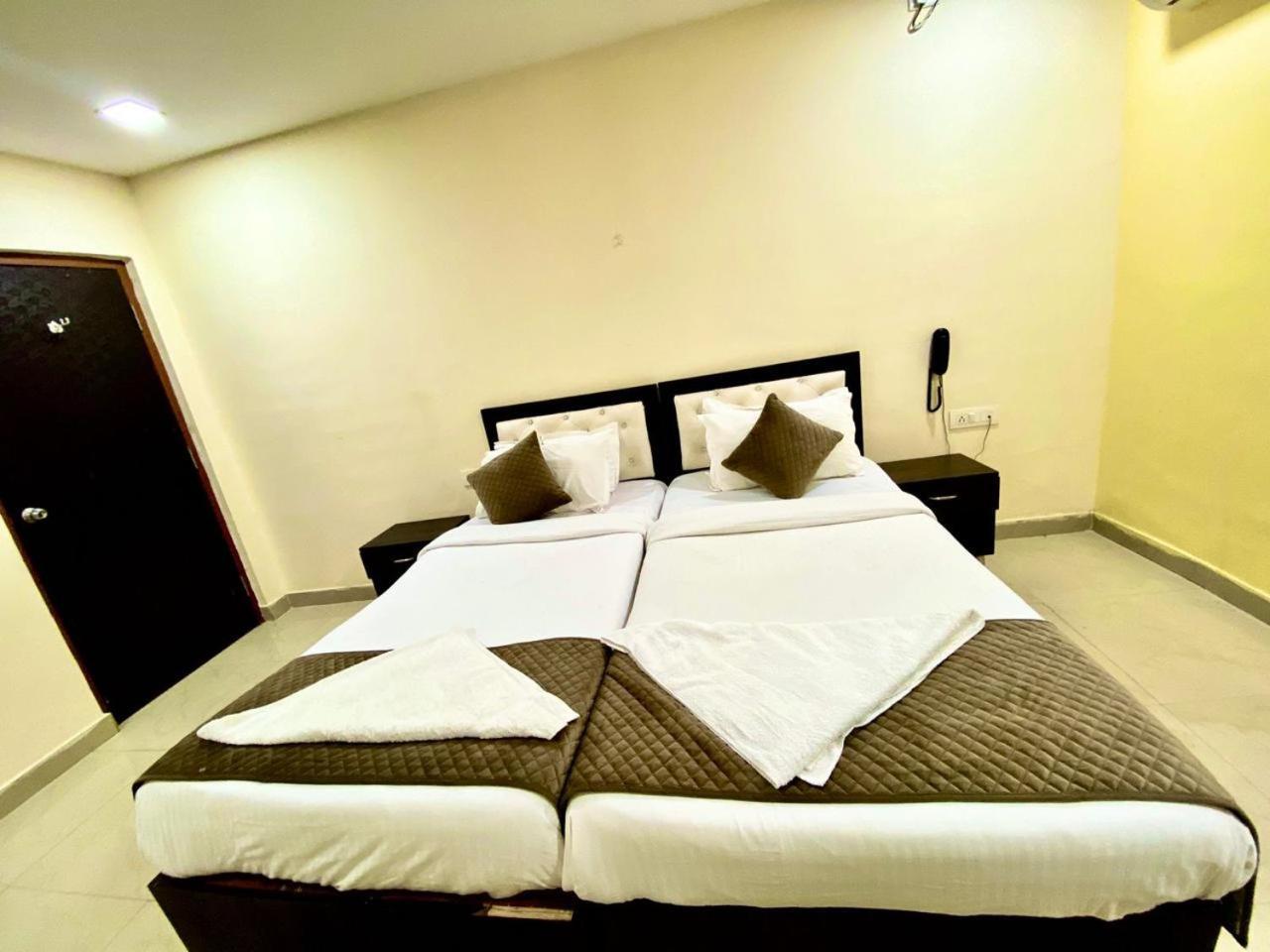 Hotel Sky Park Shamshabad Exterior foto