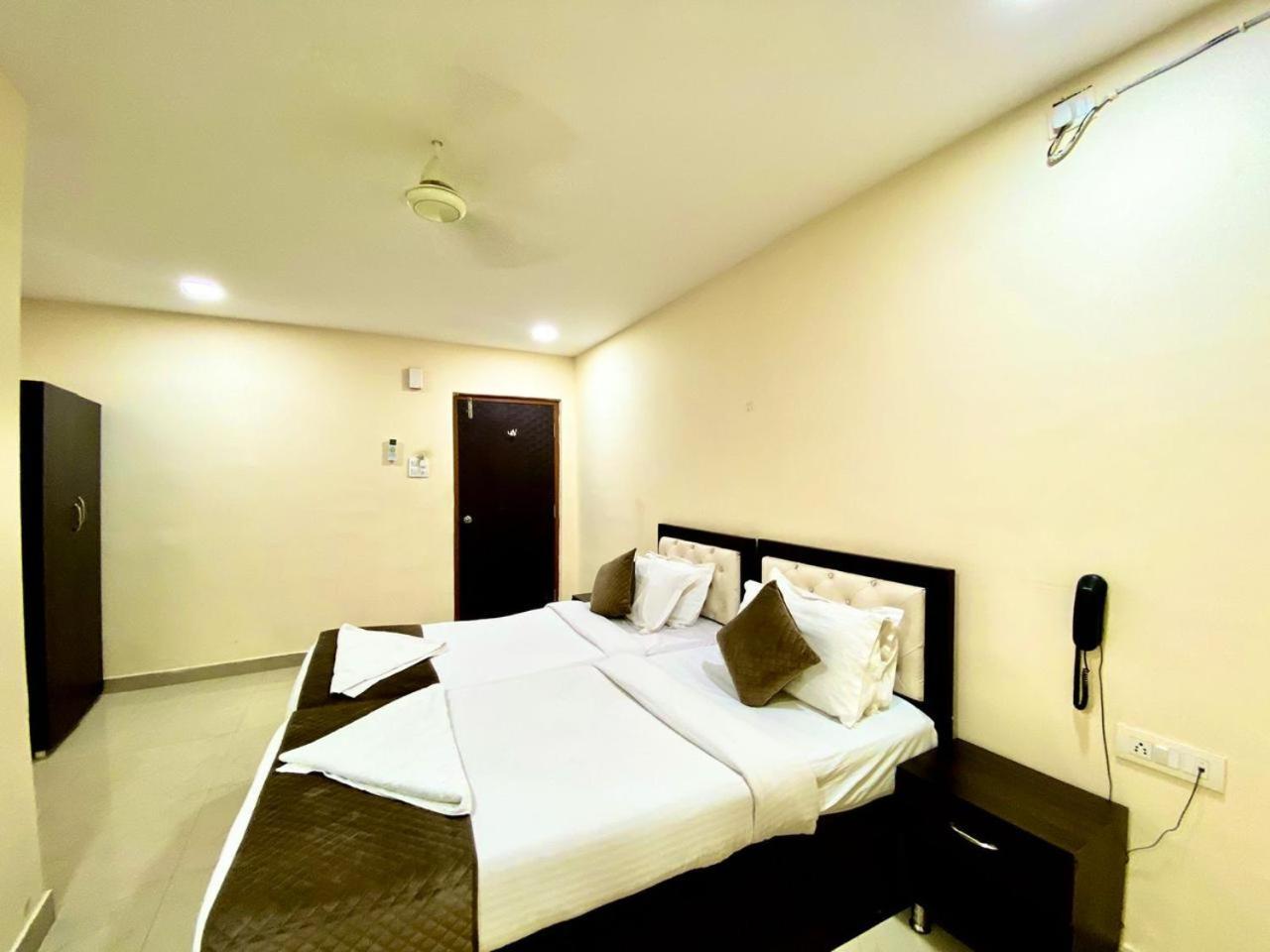 Hotel Sky Park Shamshabad Exterior foto