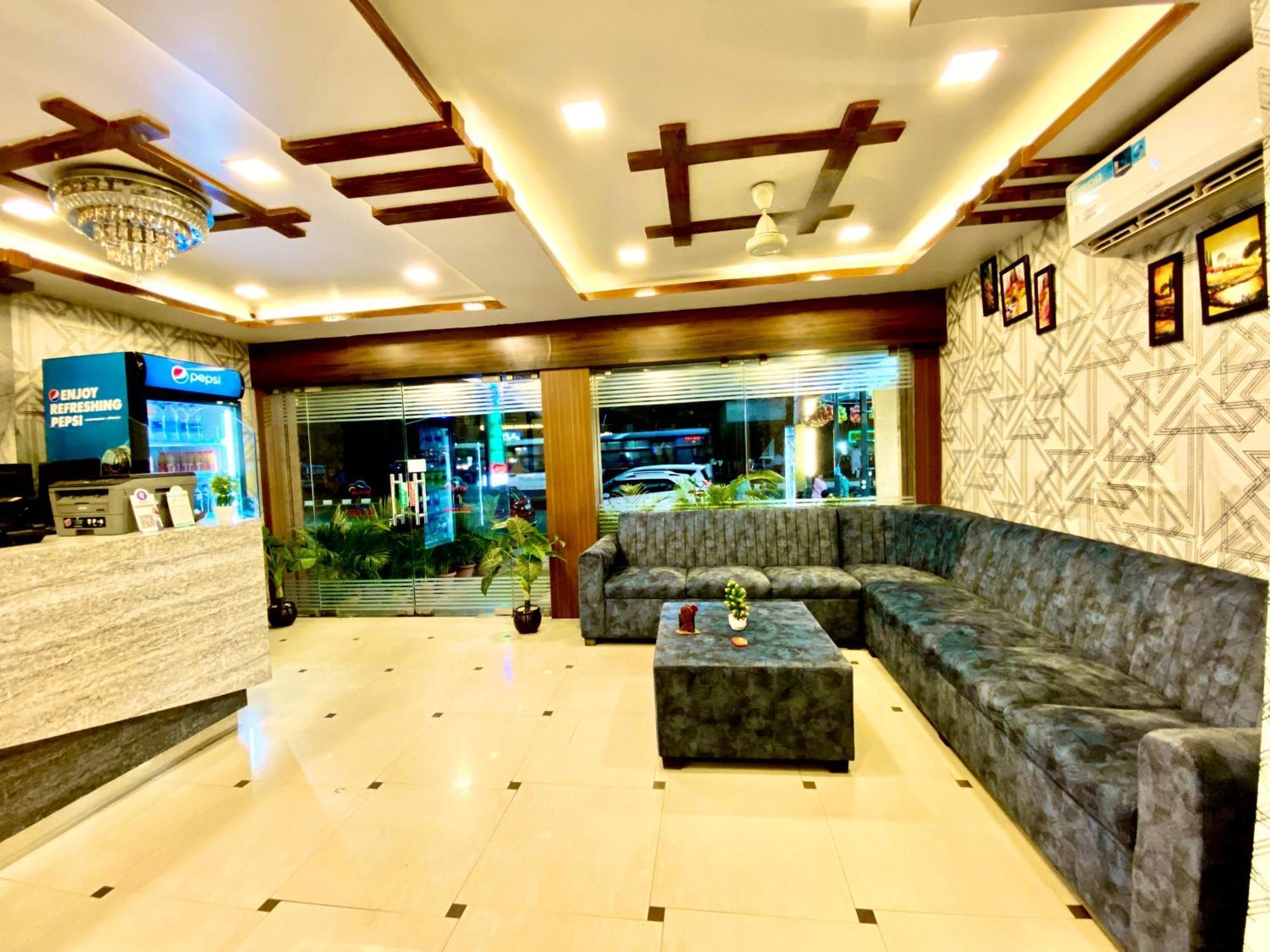 Hotel Sky Park Shamshabad Exterior foto